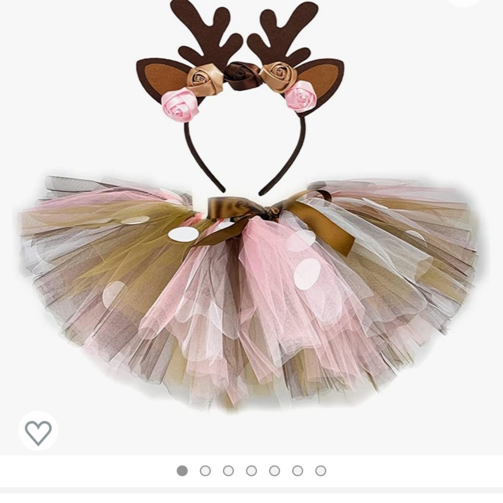 Renite costume.